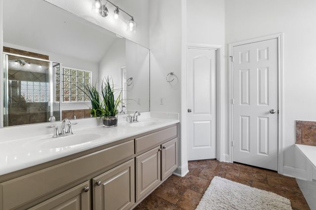 700 Walsh Hill TRL, Cedar Park, TX 78613