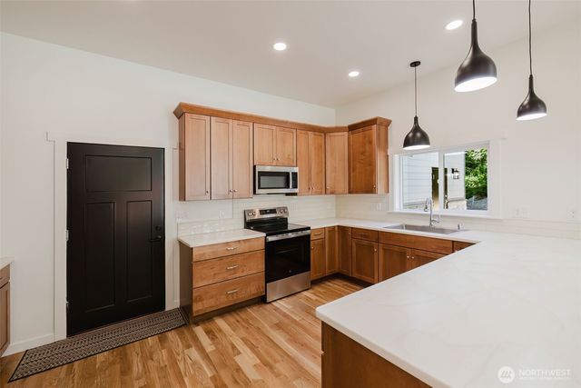5170 SE Lars Hanson, Port Orchard, WA 98367