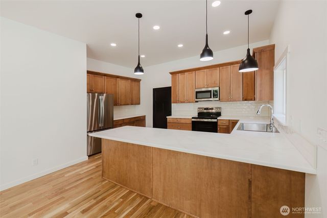 5170 SE Lars Hanson, Port Orchard, WA 98367