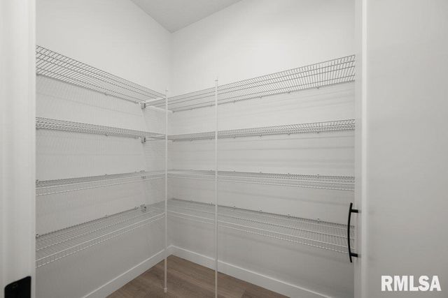 7123 Alvie Lane, Bettendorf, IA 52722