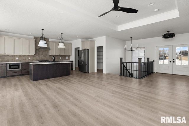 7123 Alvie Lane, Bettendorf, IA 52722