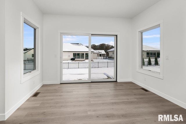 7123 Alvie Lane, Bettendorf, IA 52722