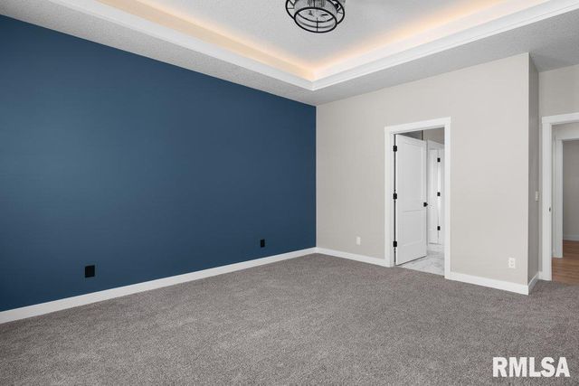 7123 Alvie Lane, Bettendorf, IA 52722