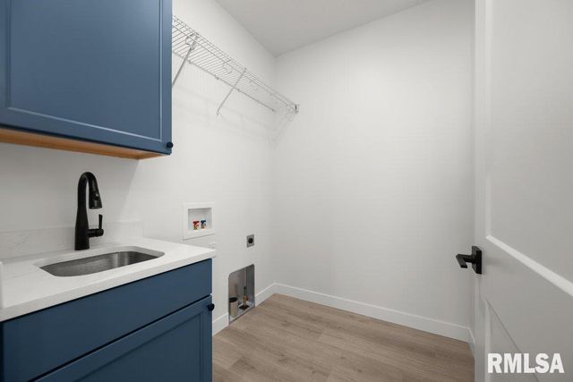 7123 Alvie Lane, Bettendorf, IA 52722