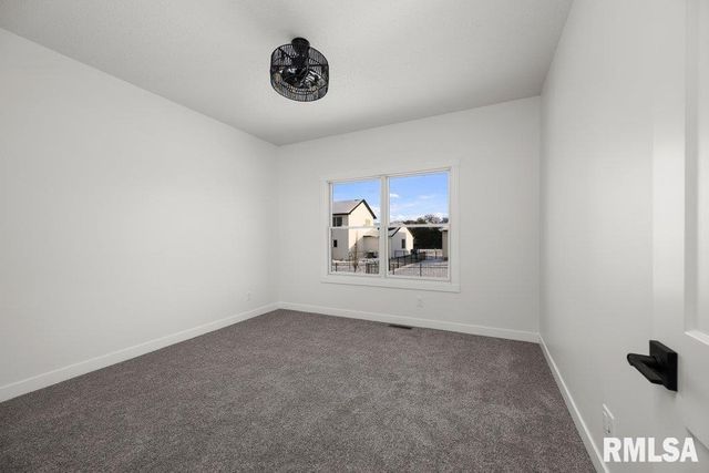 7123 Alvie Lane, Bettendorf, IA 52722