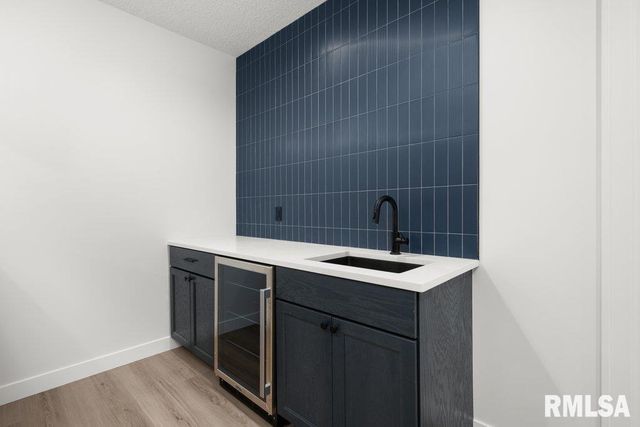 7123 Alvie Lane, Bettendorf, IA 52722