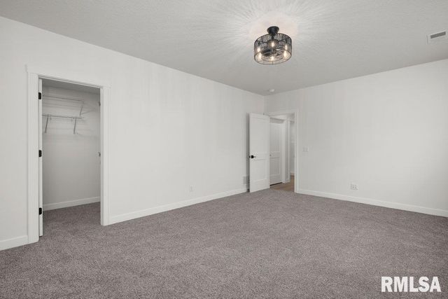 7123 Alvie Lane, Bettendorf, IA 52722