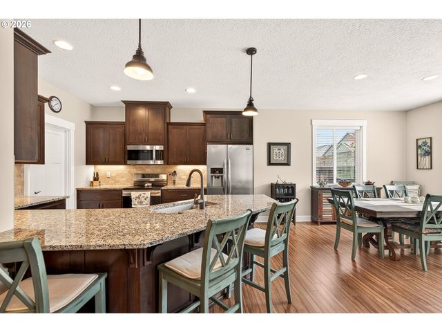740 E ROOSEVELT St, Carlton, OR 97111