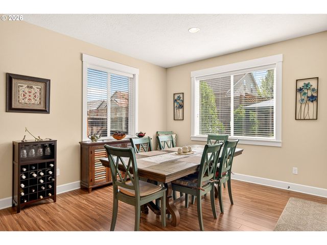 740 E ROOSEVELT St, Carlton, OR 97111