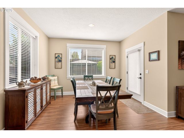 740 E ROOSEVELT St, Carlton, OR 97111