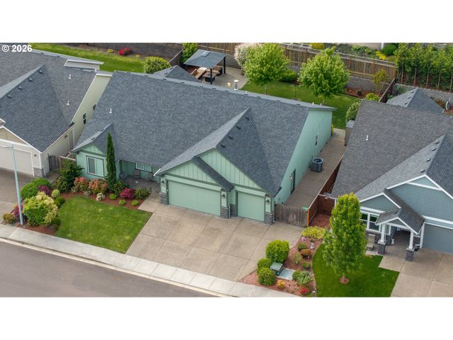 740 E ROOSEVELT St, Carlton, OR 97111
