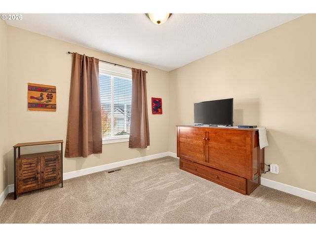 740 E ROOSEVELT St, Carlton, OR 97111
