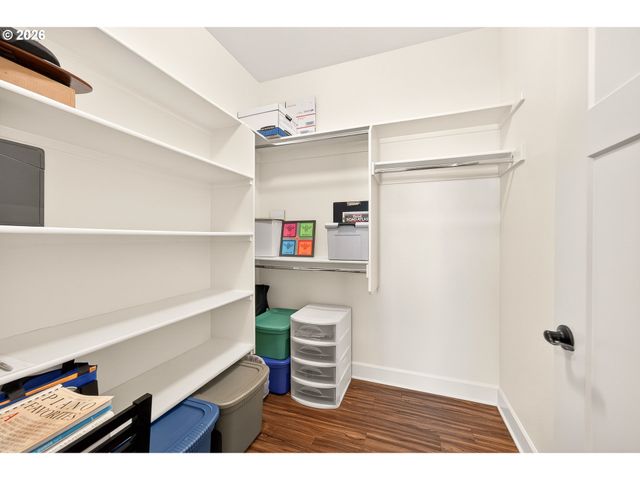 740 E ROOSEVELT St, Carlton, OR 97111