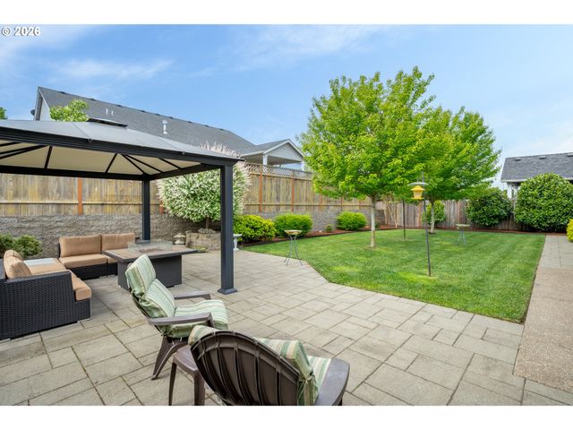 740 E ROOSEVELT St, Carlton, OR 97111
