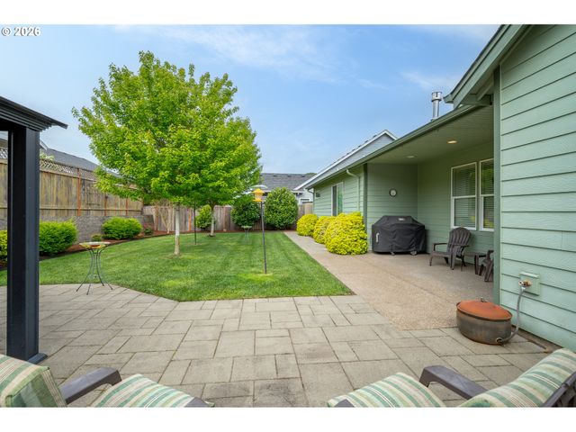 740 E ROOSEVELT St, Carlton, OR 97111
