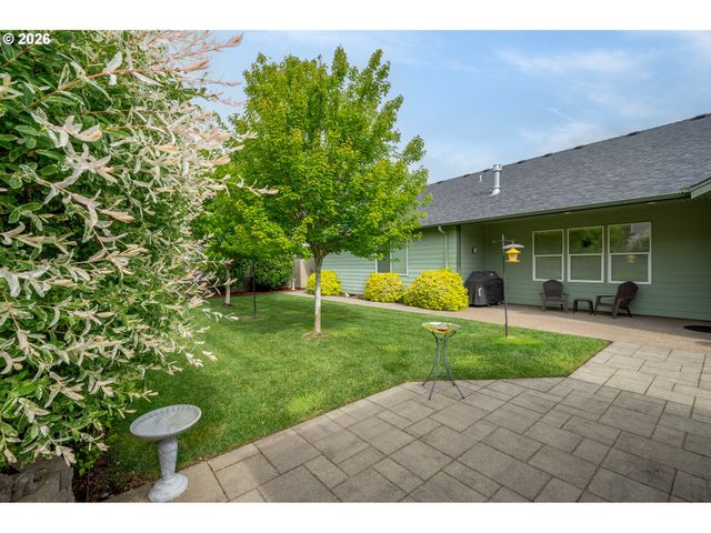 740 E ROOSEVELT St, Carlton, OR 97111