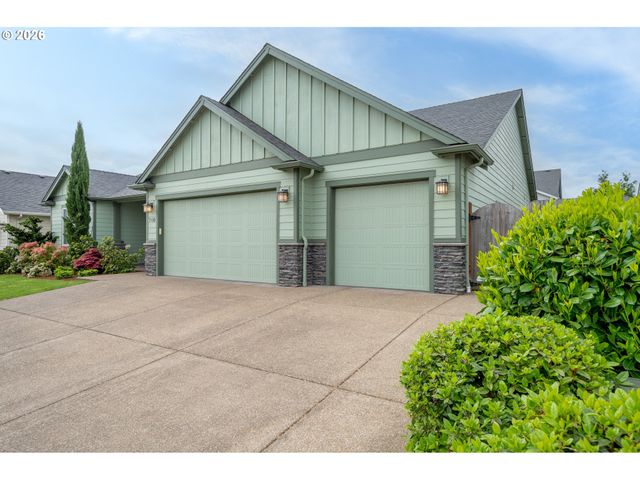740 E ROOSEVELT St, Carlton, OR 97111