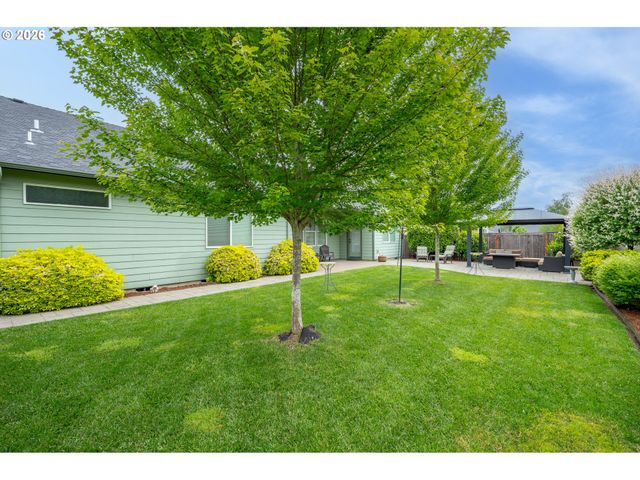 740 E ROOSEVELT St, Carlton, OR 97111