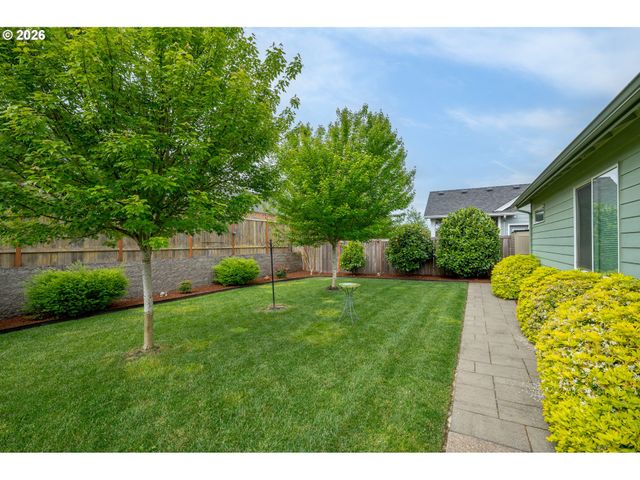 740 E ROOSEVELT St, Carlton, OR 97111