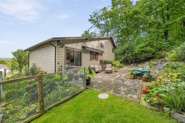 86 Fairview Place, Cortlandt Manor, NY 10567
