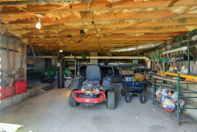 4172 Ironwood Dr, Greenbrier, TN 37073