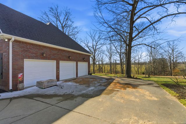 4172 Ironwood Dr, Greenbrier, TN 37073