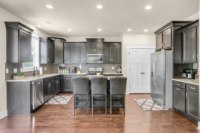 128 Summer Oak Lane, Simpsonville, SC 29680