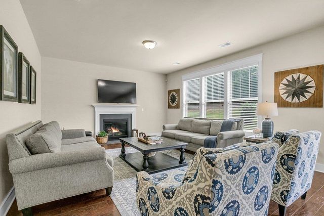 128 Summer Oak Lane, Simpsonville, SC 29680