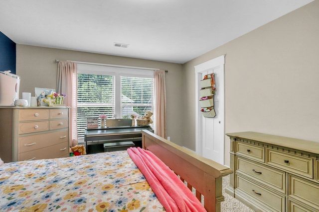 128 Summer Oak Lane, Simpsonville, SC 29680