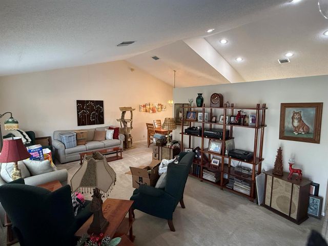 9271 Sun Pointe Drive, Boynton Beach, FL 33437