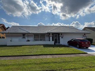 9271 Sun Pointe Drive, Boynton Beach, FL 33437