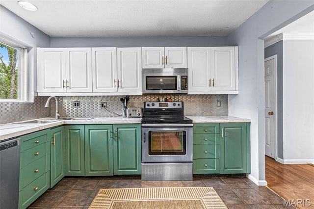 2825 Gettysburg Estates Drive, St Louis, MO 63129
