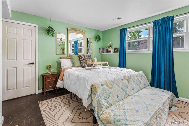 2825 Gettysburg Estates Drive, St Louis, MO 63129