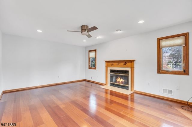 15 Conard Ct, Hillsborough Twp., NJ 08844