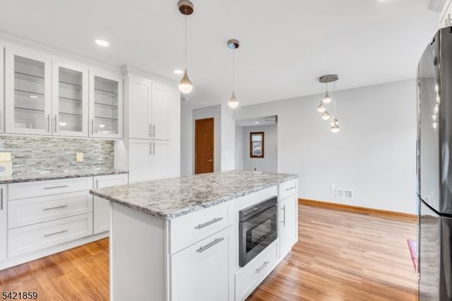 15 Conard Ct, Hillsborough Twp., NJ 08844