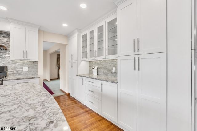 15 Conard Ct, Hillsborough Twp., NJ 08844