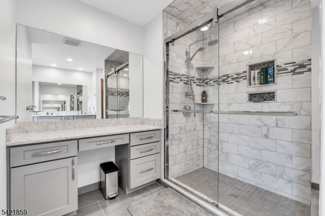 15 Conard Ct, Hillsborough Twp., NJ 08844