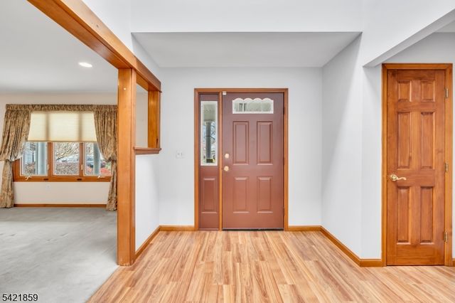 15 Conard Ct, Hillsborough Twp., NJ 08844