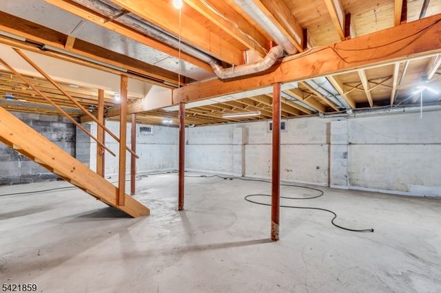 15 Conard Ct, Hillsborough Twp., NJ 08844