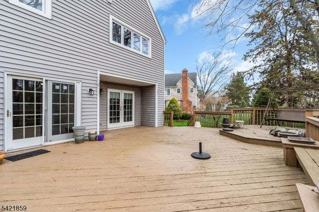 15 Conard Ct, Hillsborough Twp., NJ 08844