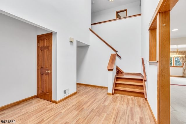 15 Conard Ct, Hillsborough Twp., NJ 08844