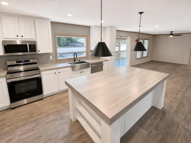 8806 Thunderbird RD, Austin, TX 78736