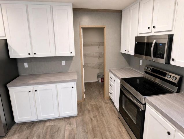 8806 Thunderbird RD, Austin, TX 78736