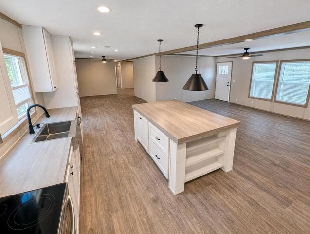 8806 Thunderbird RD, Austin, TX 78736