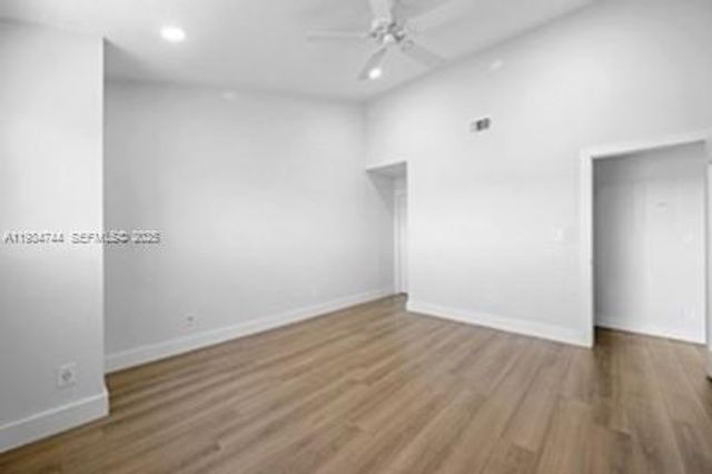 3425 NW 44th St 204, Oakland Park, FL 33309