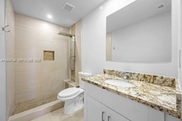 3425 NW 44th St 204, Oakland Park, FL 33309