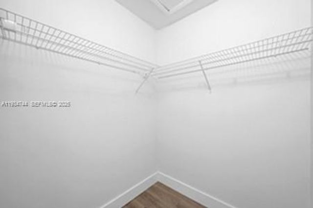 3425 NW 44th St 204, Oakland Park, FL 33309