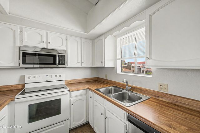 414 E LINDA Lane D, Gilbert, AZ 85234