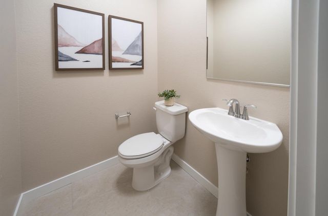 6819 W Oyster Point Ln, Stockton, CA 95219