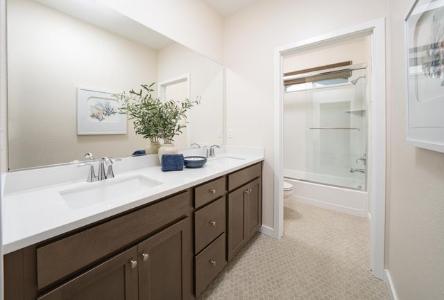 6819 W Oyster Point Ln, Stockton, CA 95219